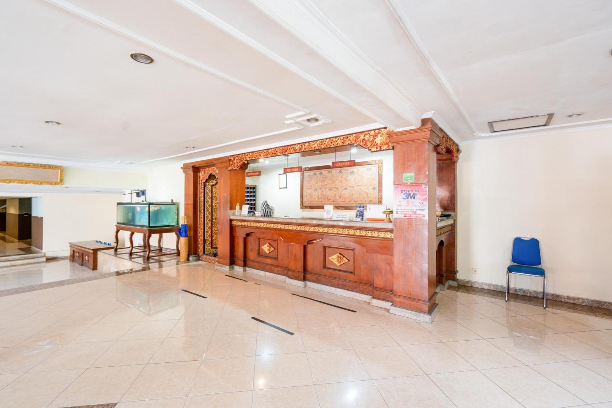Reddoorz Plus At Mahajaya Hotel Denpasar Exterior photo