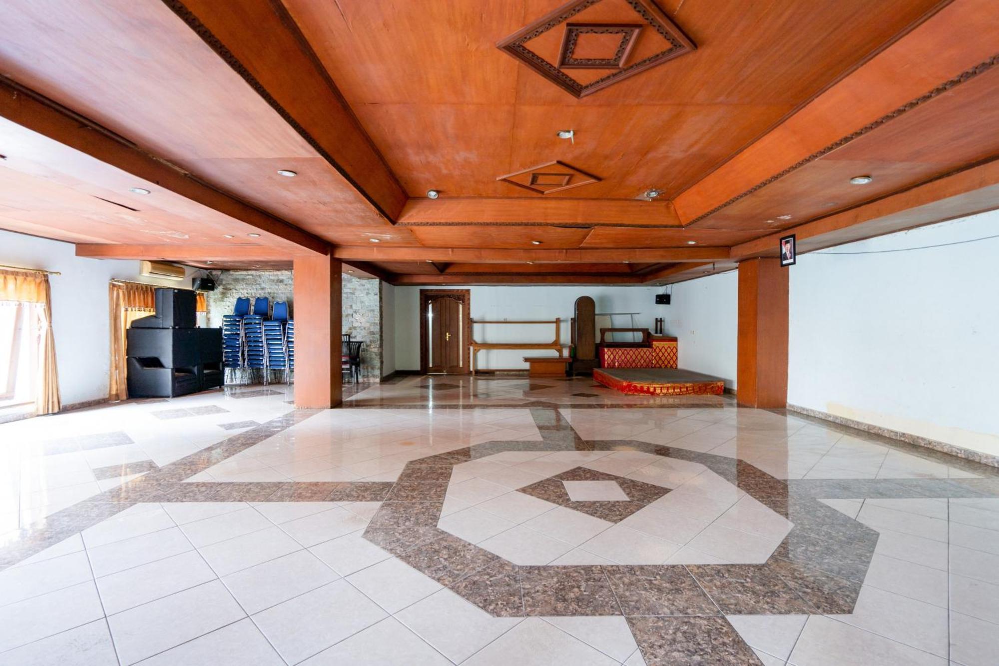 Reddoorz Plus At Mahajaya Hotel Denpasar Exterior photo