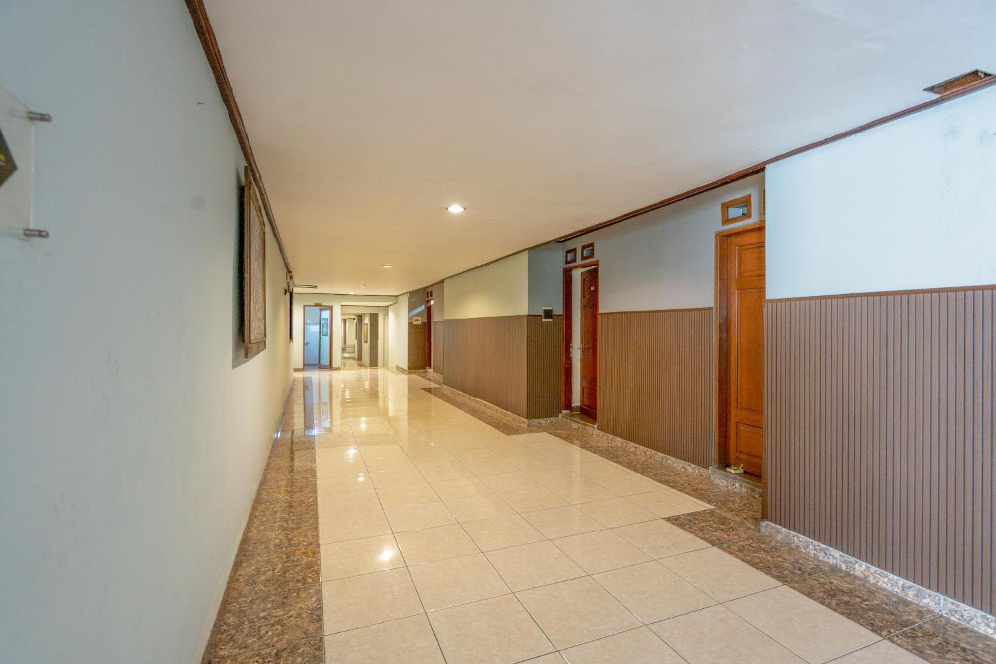 Reddoorz Plus At Mahajaya Hotel Denpasar Exterior photo