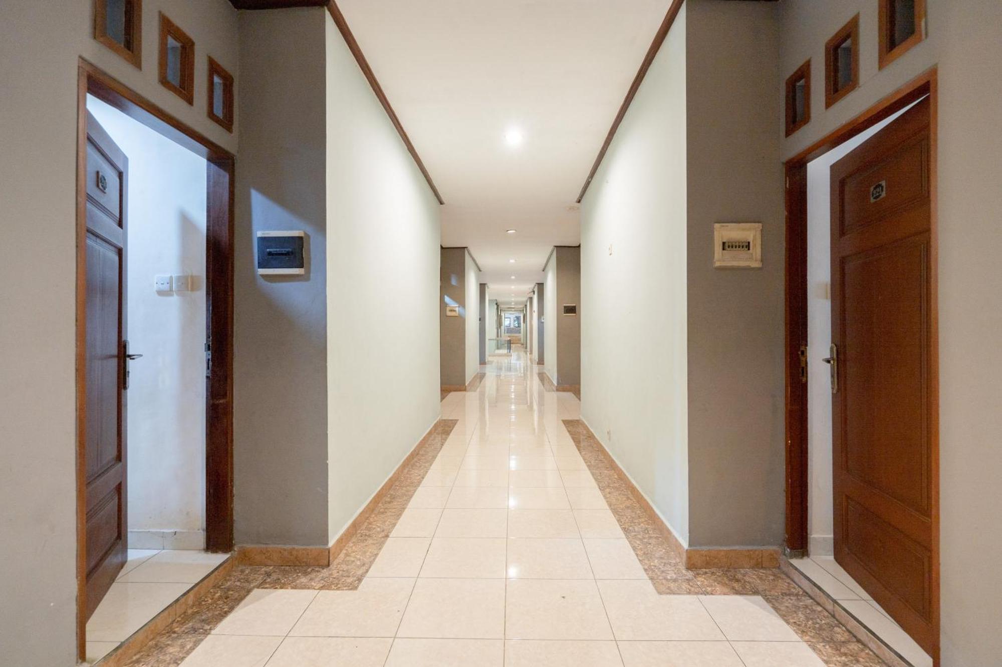 Reddoorz Plus At Mahajaya Hotel Denpasar Exterior photo