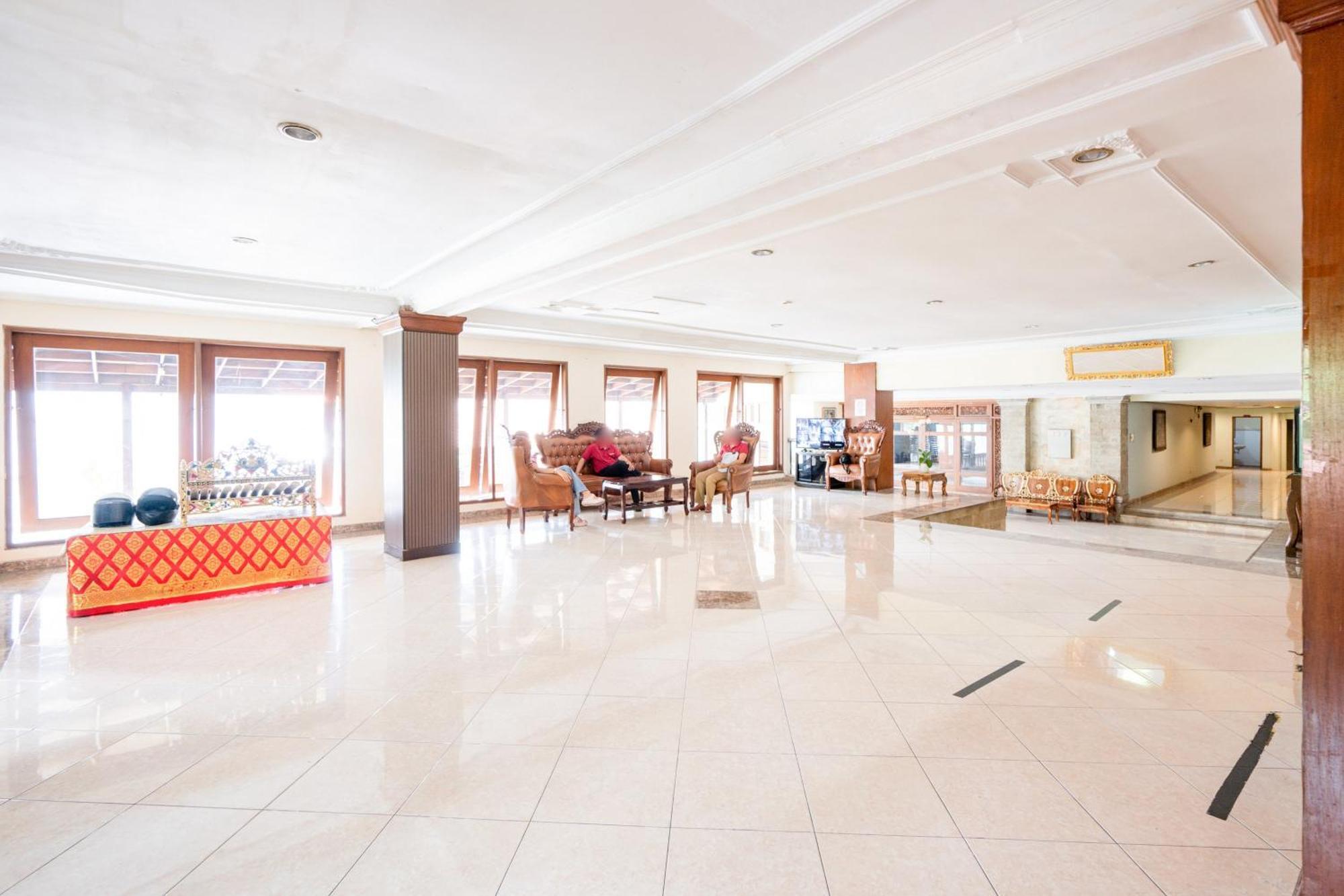 Reddoorz Plus At Mahajaya Hotel Denpasar Exterior photo