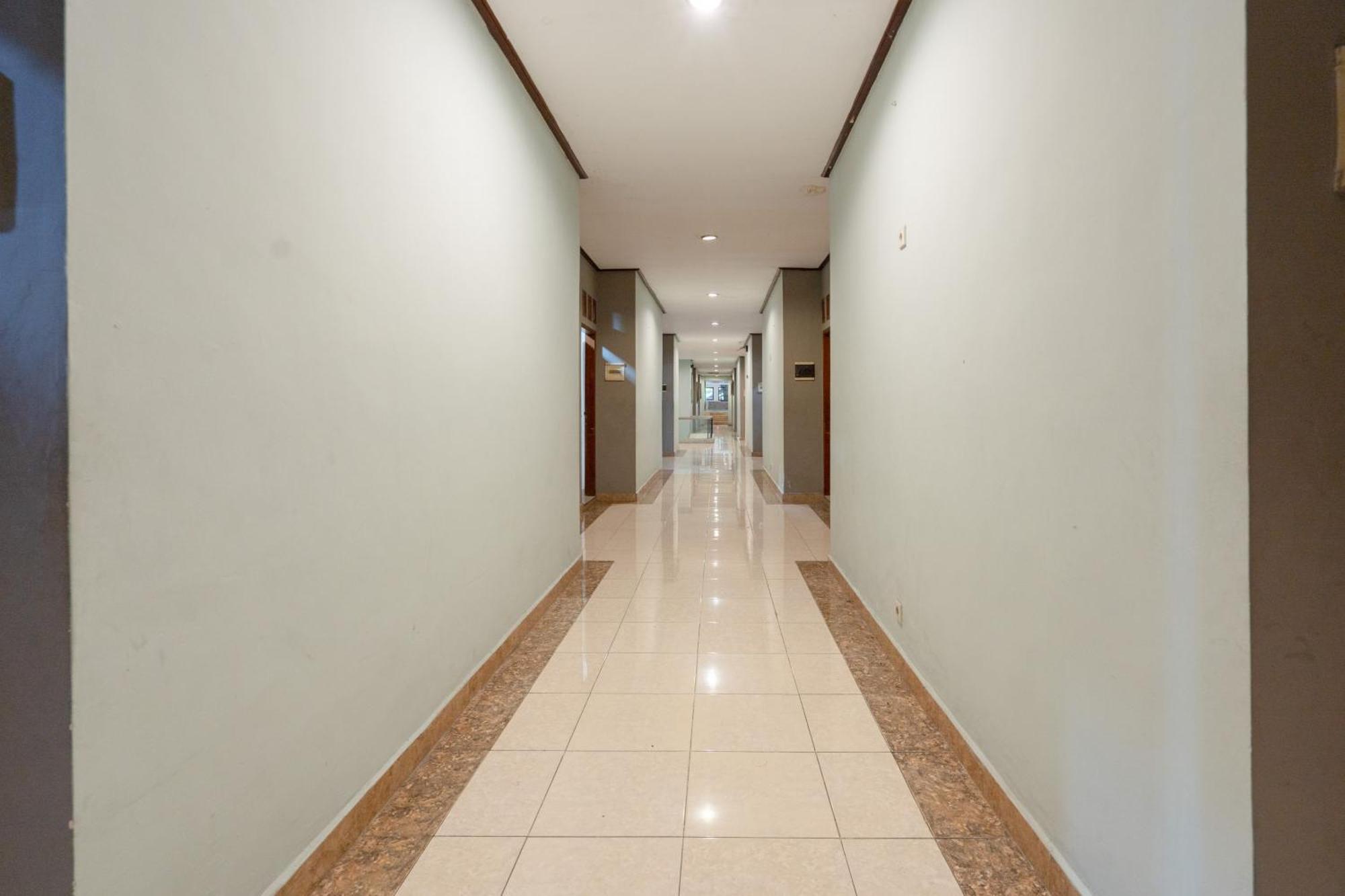 Reddoorz Plus At Mahajaya Hotel Denpasar Exterior photo