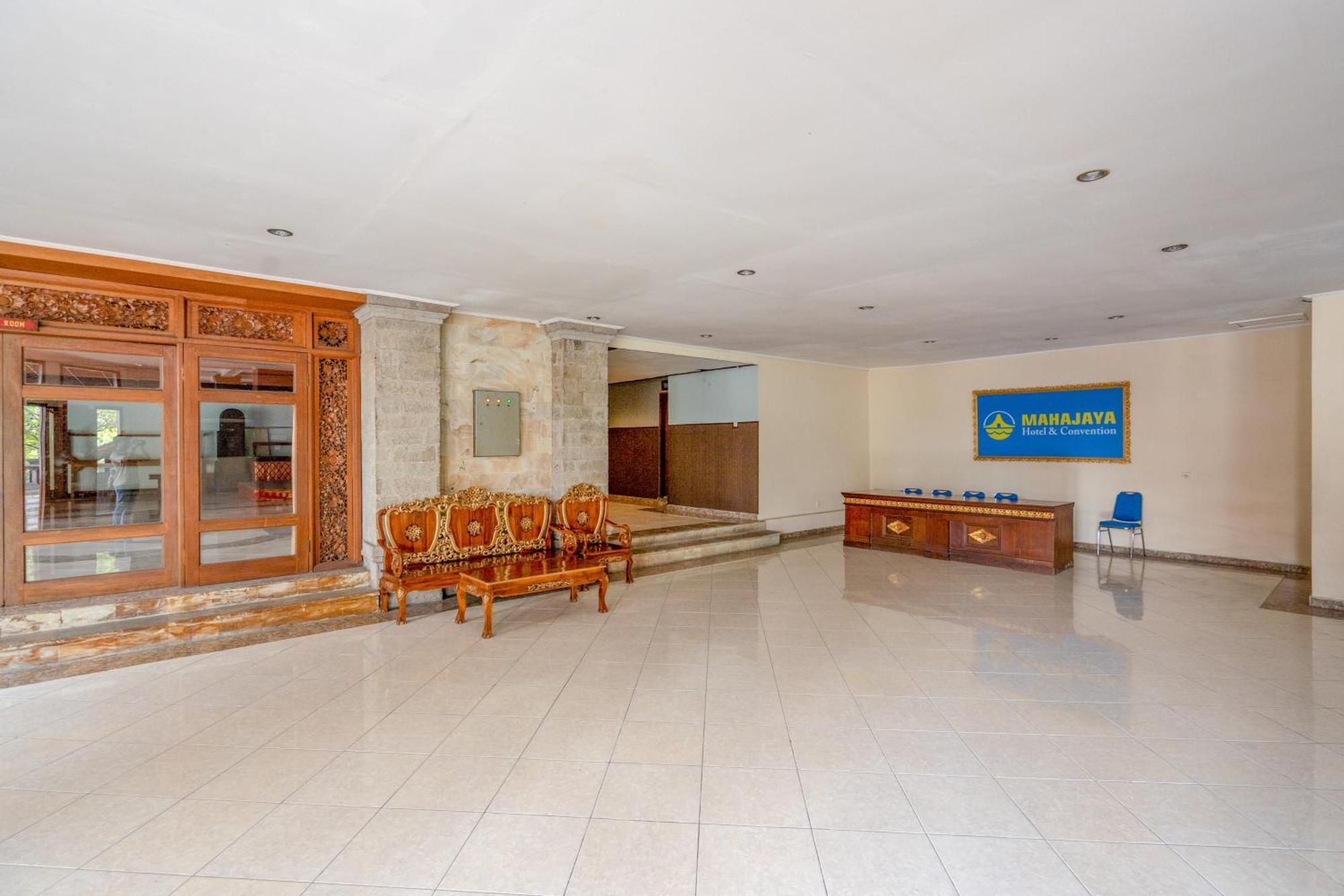 Reddoorz Plus At Mahajaya Hotel Denpasar Exterior photo