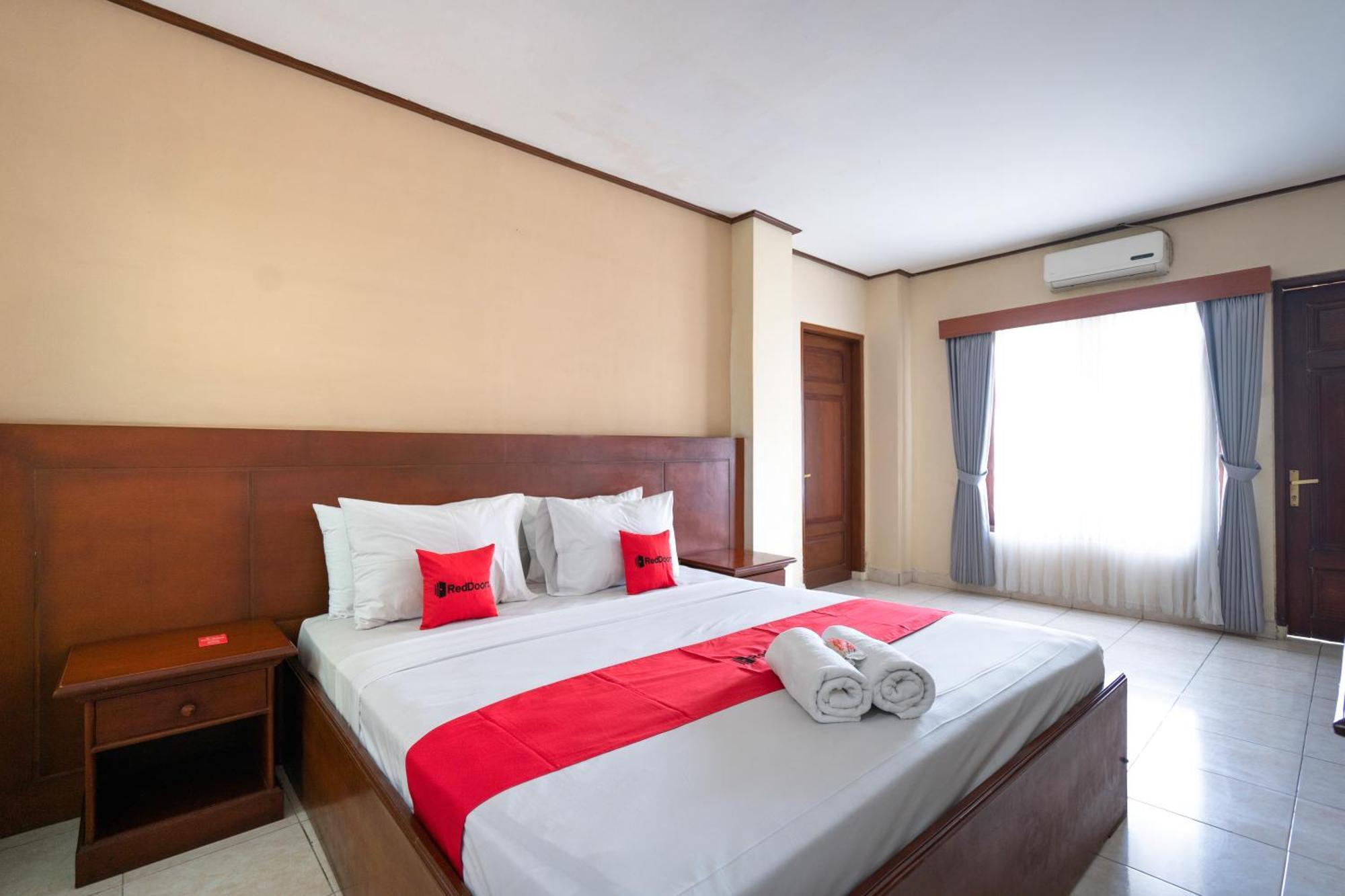 Reddoorz Plus At Mahajaya Hotel Denpasar Exterior photo