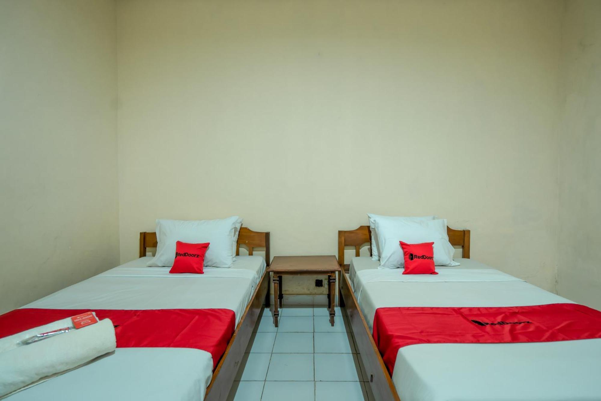 Reddoorz Plus At Mahajaya Hotel Denpasar Exterior photo