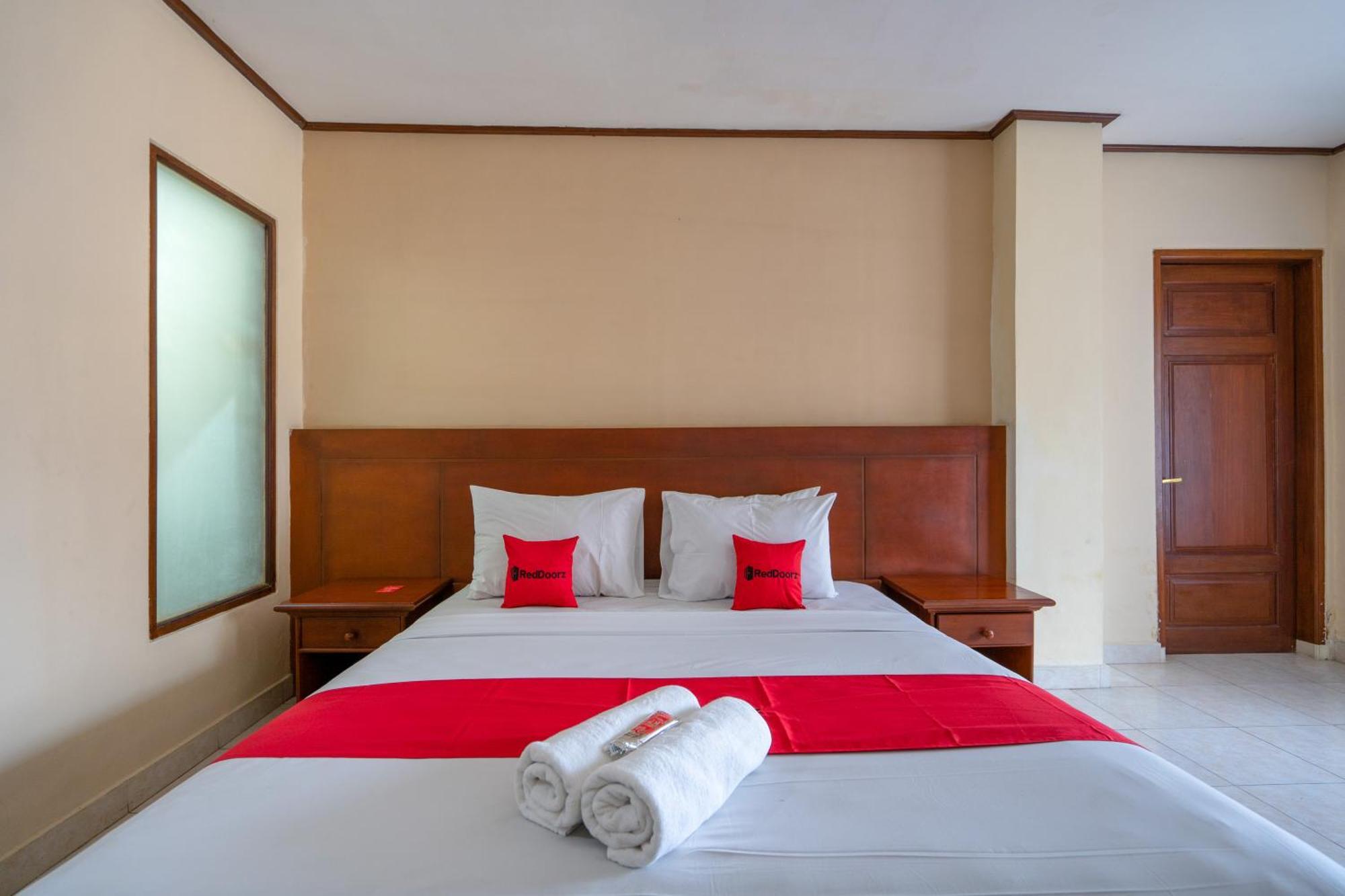 Reddoorz Plus At Mahajaya Hotel Denpasar Exterior photo