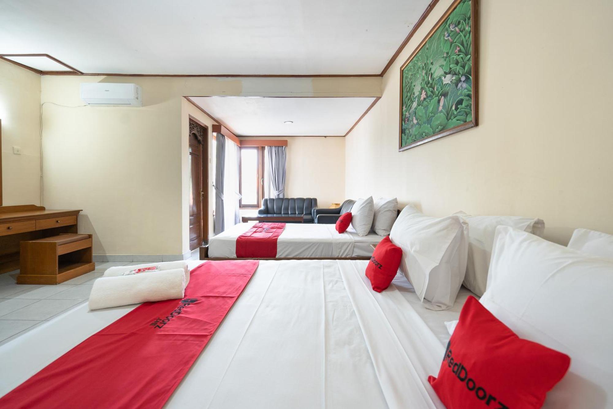 Reddoorz Plus At Mahajaya Hotel Denpasar Exterior photo