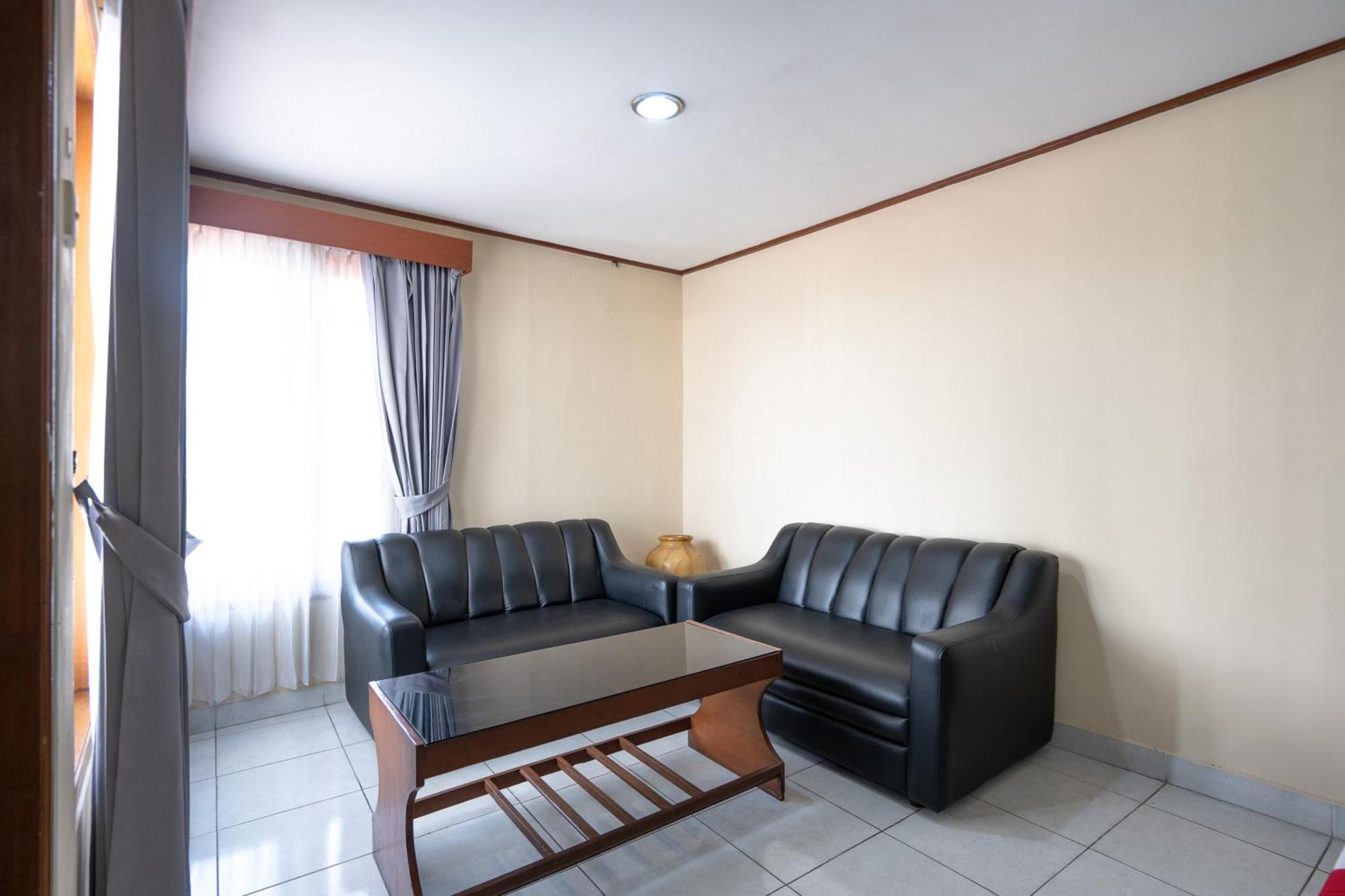Reddoorz Plus At Mahajaya Hotel Denpasar Exterior photo